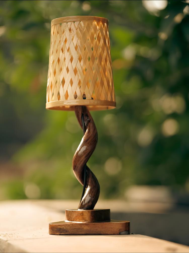 Table lamp with woven bamboo shade