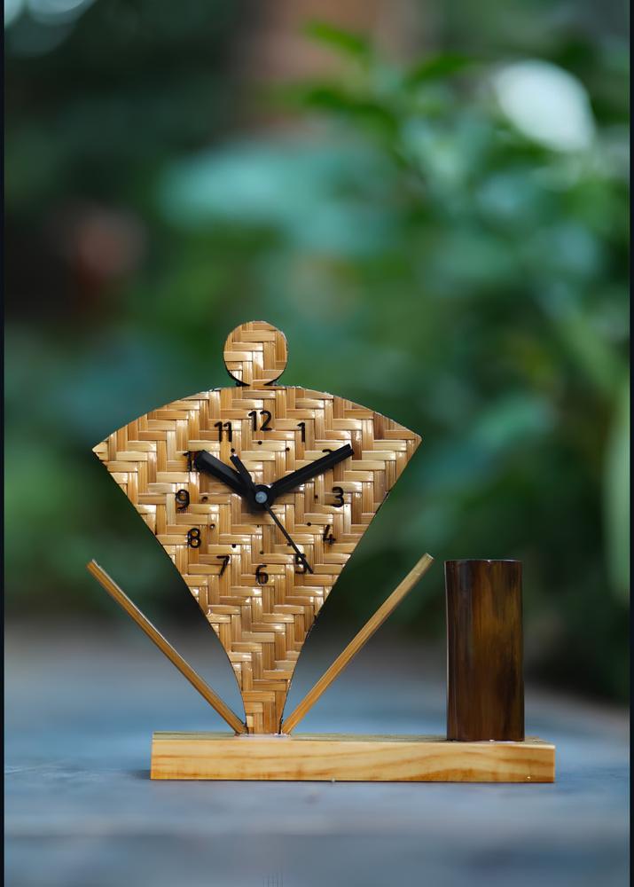 Woven bamboo clock